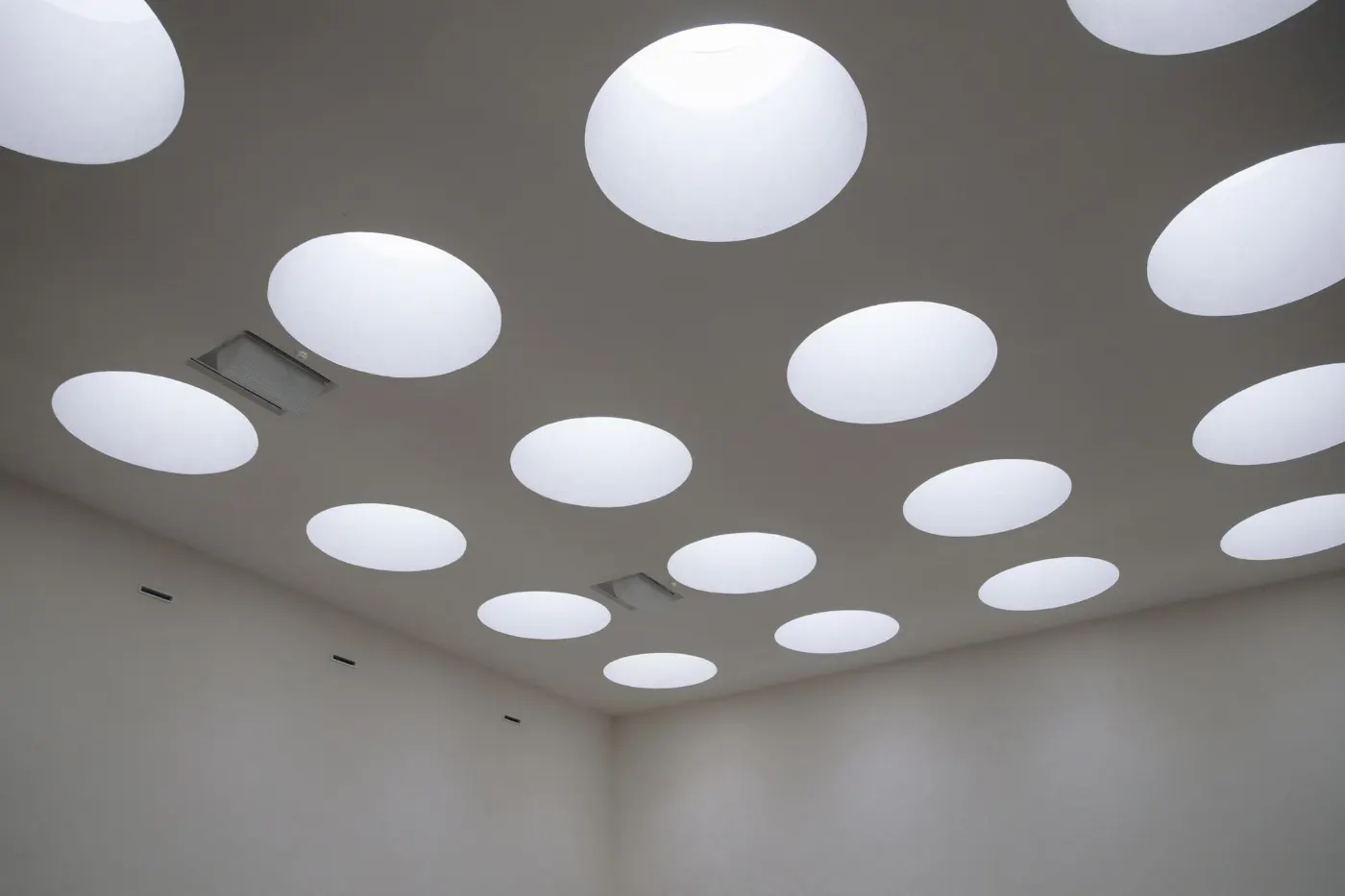 Plafonniers circulaires encastrés